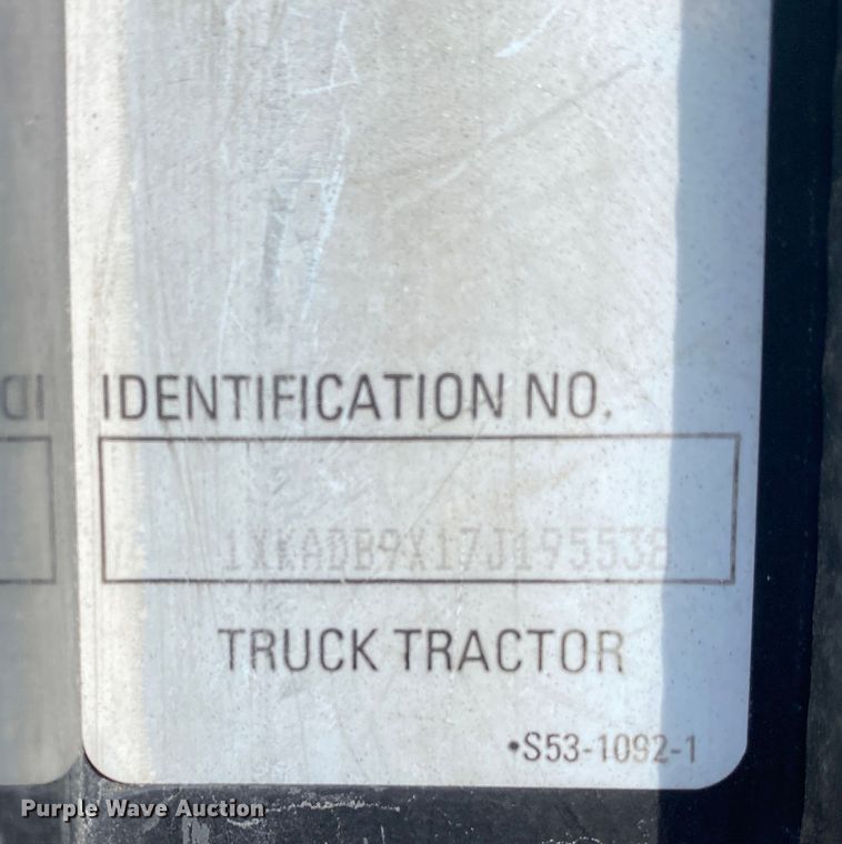 image for item DL7012 2007 Kenworth T600  semi truck