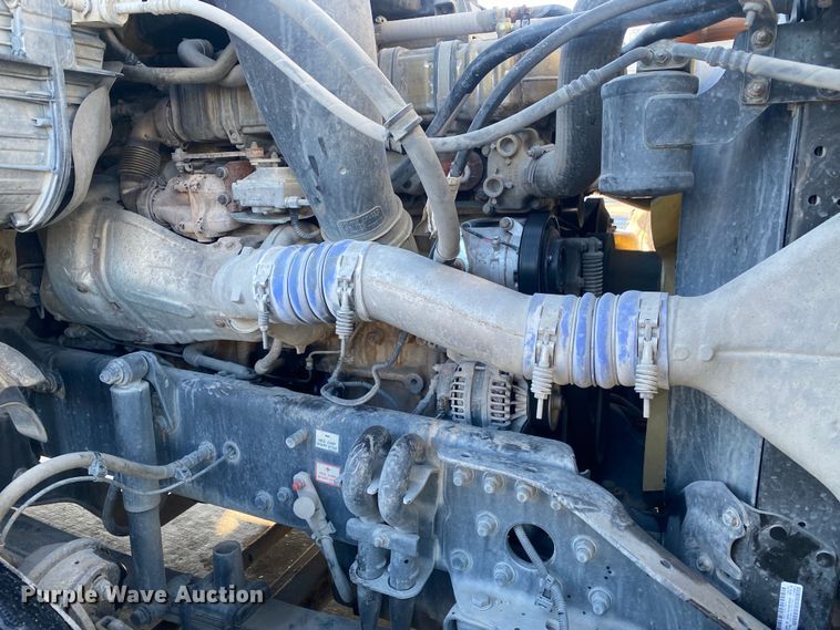 image for item DL7020 2012 Freightliner Cascadia  semi truck