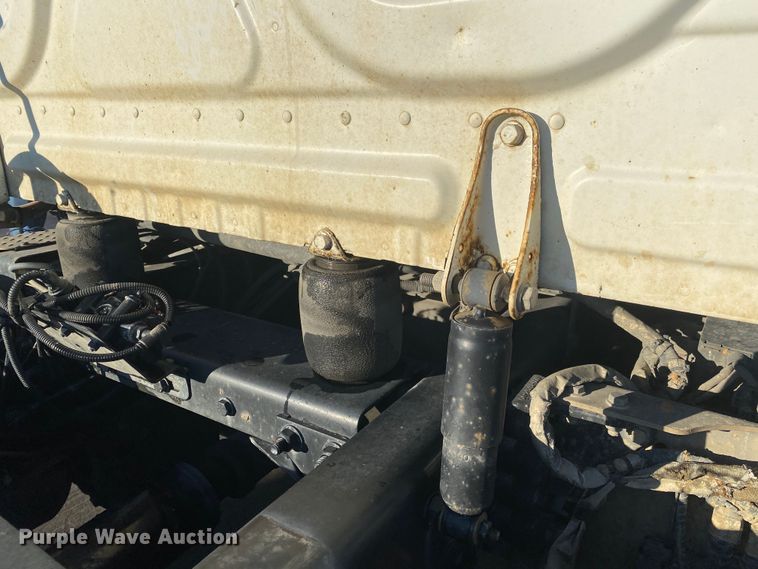 image for item DL7020 2012 Freightliner Cascadia  semi truck