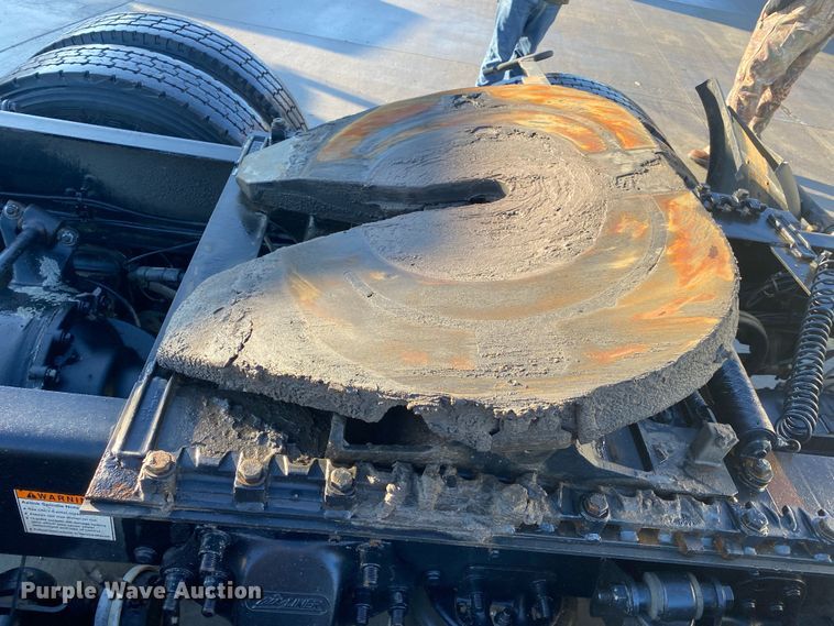 image for item DL7020 2012 Freightliner Cascadia  semi truck