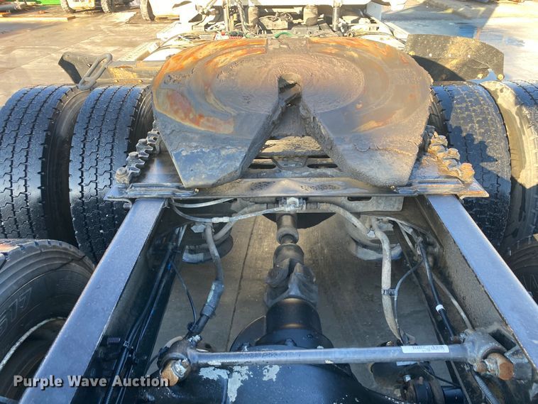 image for item DL7020 2012 Freightliner Cascadia  semi truck