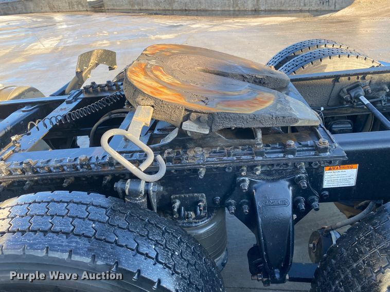 image for item DL7020 2012 Freightliner Cascadia  semi truck