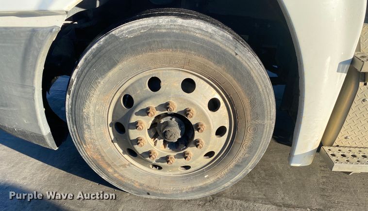 image for item DL7020 2012 Freightliner Cascadia  semi truck