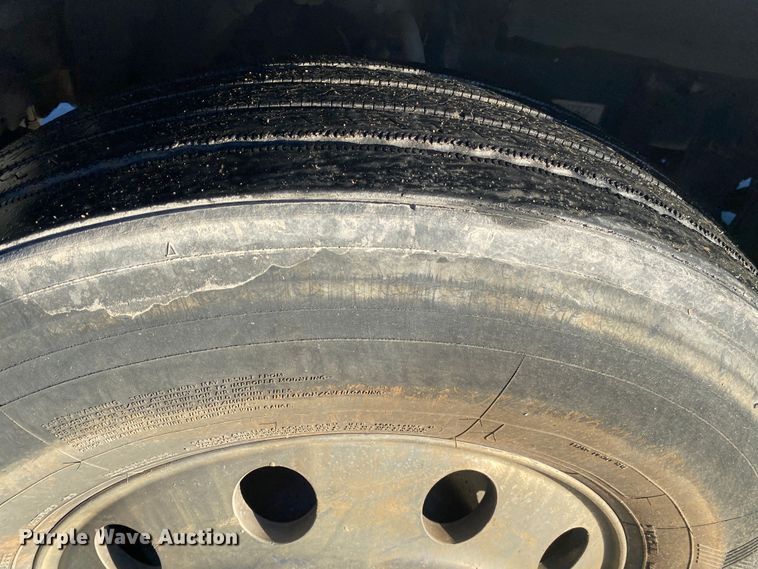 image for item DL7020 2012 Freightliner Cascadia  semi truck