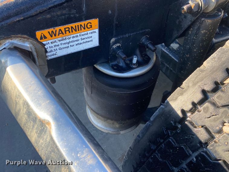 image for item DL7020 2012 Freightliner Cascadia  semi truck