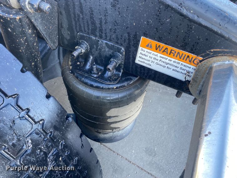 image for item DL7020 2012 Freightliner Cascadia  semi truck