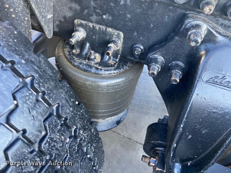 image for item DL7020 2012 Freightliner Cascadia  semi truck