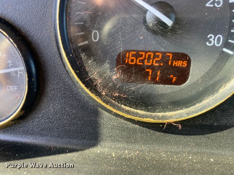 image for item DL7021 2014 Peterbilt 330  truck cab and chassis