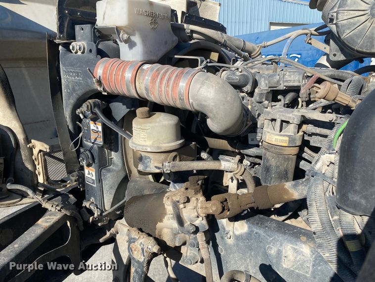 image for item DL7021 2014 Peterbilt 330  truck cab and chassis