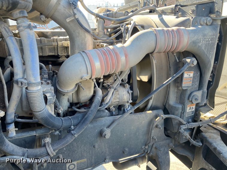 image for item DL7021 2014 Peterbilt 330  truck cab and chassis