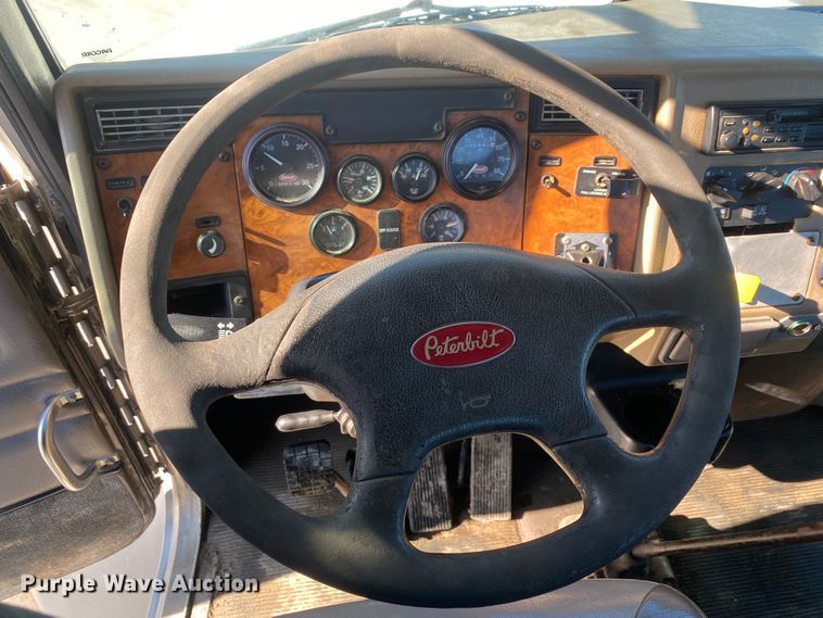 image for item DL7022 2008 Peterbilt 335  truck cab and chassis