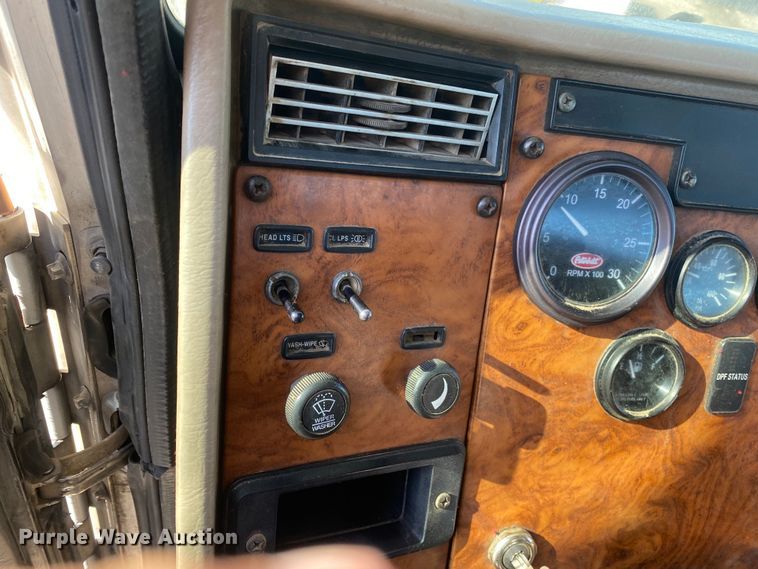 image for item DL7022 2008 Peterbilt 335  truck cab and chassis