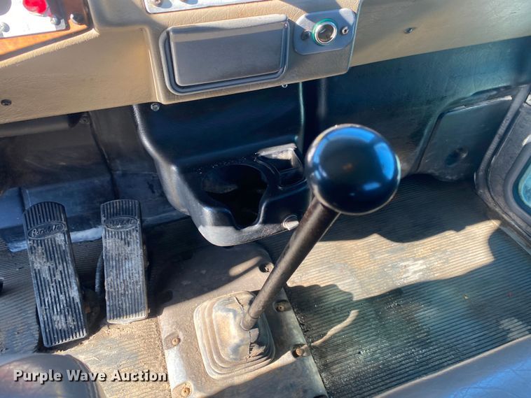 image for item DL7022 2008 Peterbilt 335  truck cab and chassis