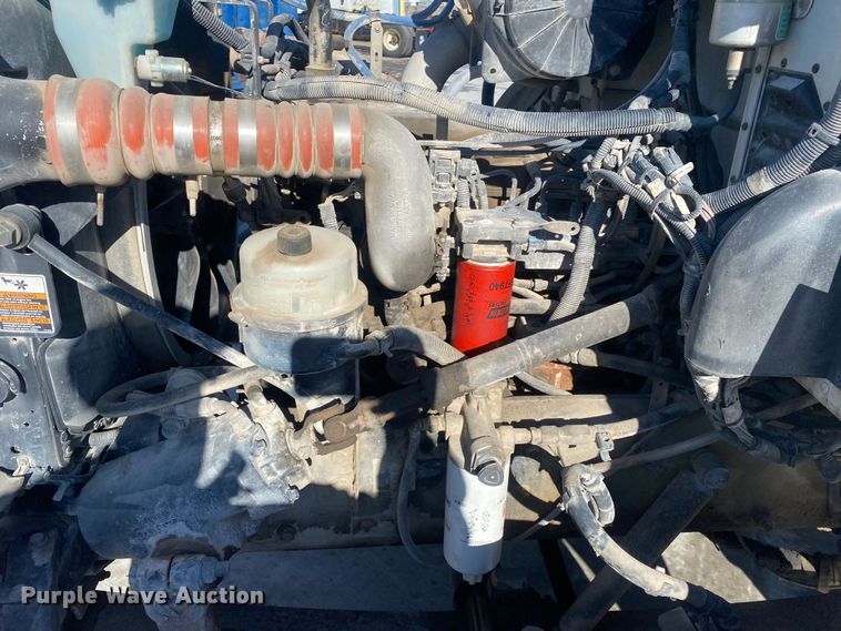 image for item DL7022 2008 Peterbilt 335  truck cab and chassis