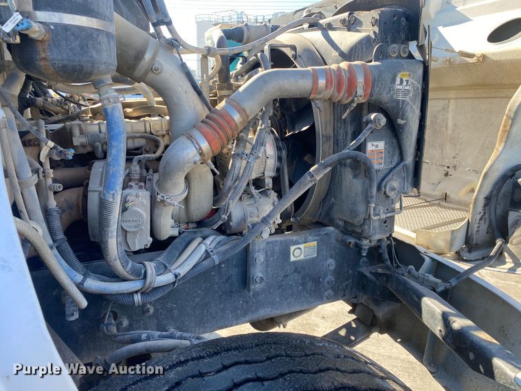 image for item DL7022 2008 Peterbilt 335  truck cab and chassis