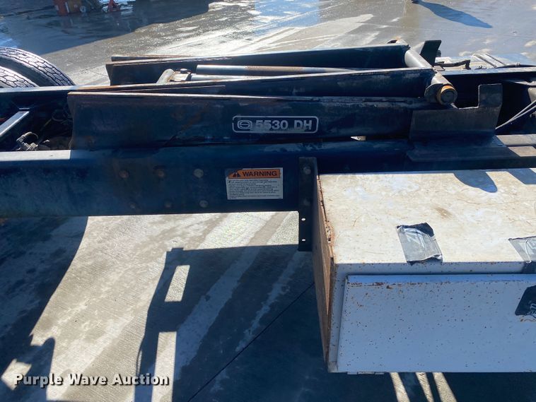 image for item DL7022 2008 Peterbilt 335  truck cab and chassis