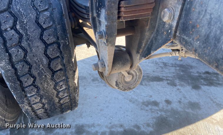 image for item DL7022 2008 Peterbilt 335  truck cab and chassis