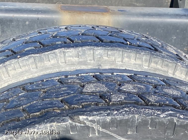 image for item DL7022 2008 Peterbilt 335  truck cab and chassis