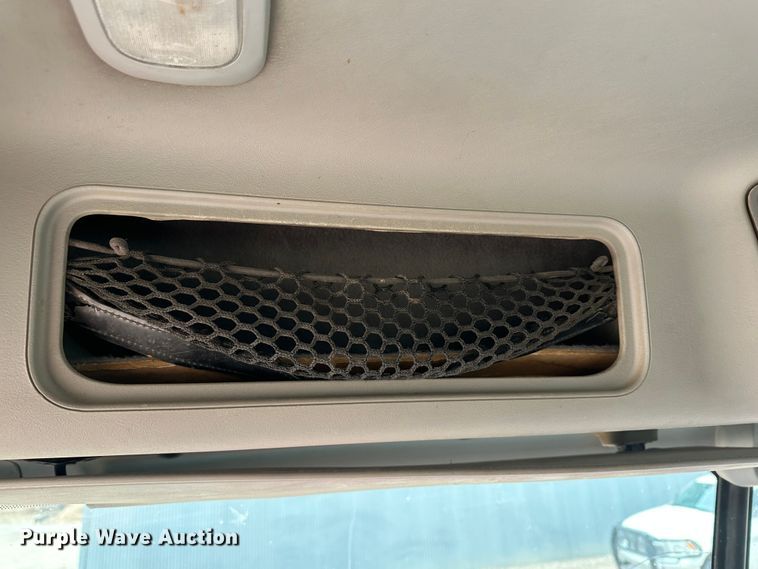 image for item DM2558 2005 Freightliner Columbia  semi truck