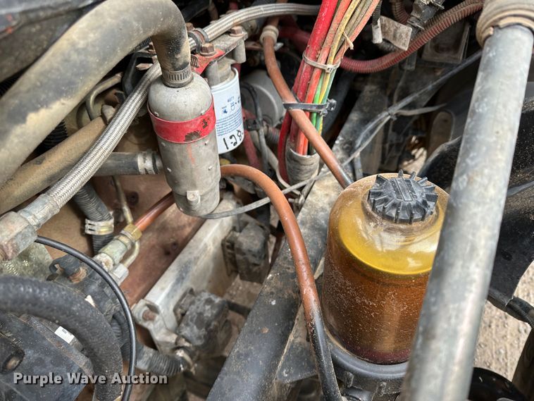 image for item DM2558 2005 Freightliner Columbia  semi truck