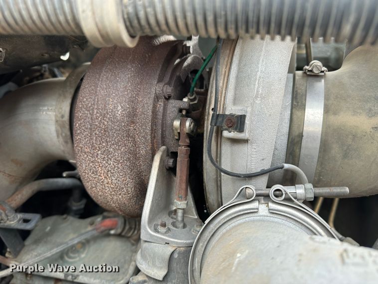 image for item DM2558 2005 Freightliner Columbia  semi truck