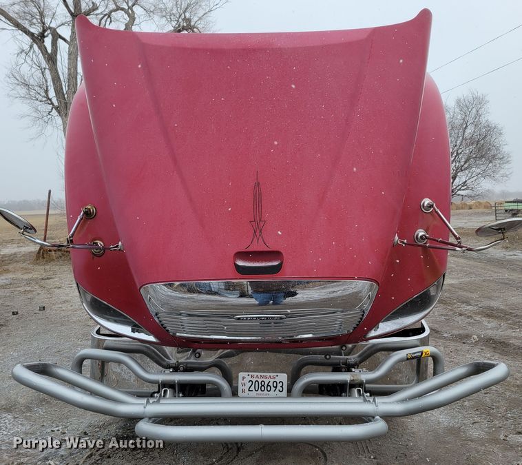 image for item DM8224 2005 Freightliner Columbia  semi truck