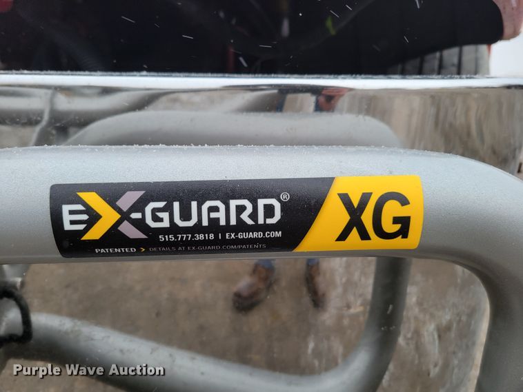 image for item DM8224 2005 Freightliner Columbia  semi truck