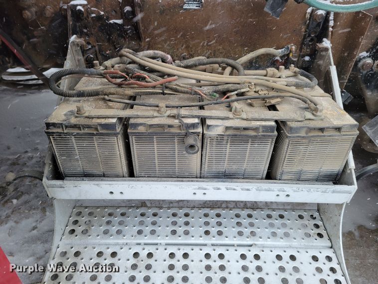 image for item DM8224 2005 Freightliner Columbia  semi truck