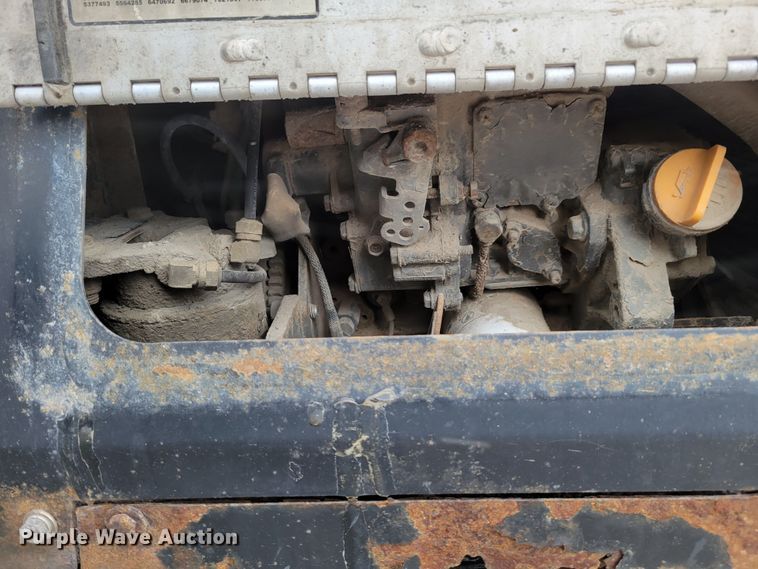 image for item DM8224 2005 Freightliner Columbia  semi truck