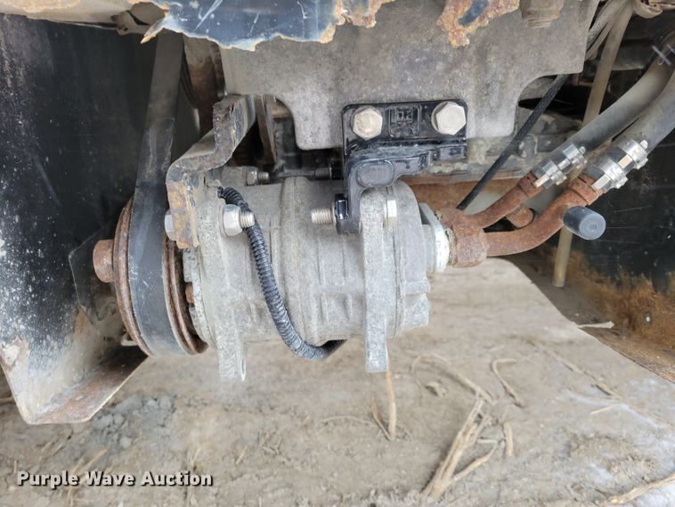 image for item DM8224 2005 Freightliner Columbia  semi truck