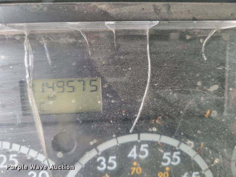 image for item DM8224 2005 Freightliner Columbia  semi truck