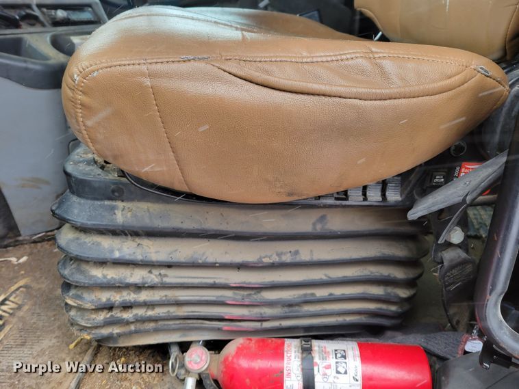 image for item DM8224 2005 Freightliner Columbia  semi truck