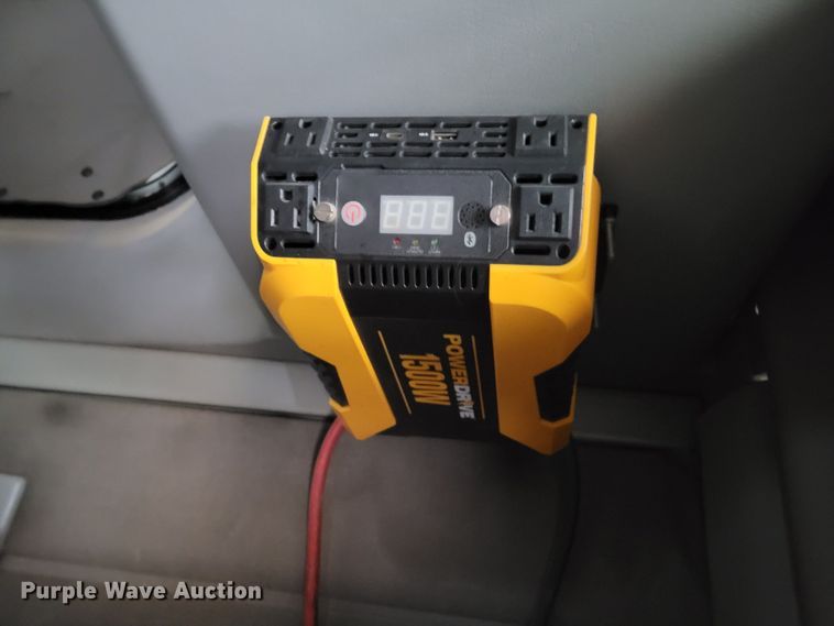 image for item DM8224 2005 Freightliner Columbia  semi truck