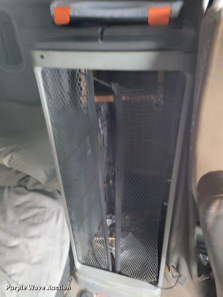 image for item DM8224 2005 Freightliner Columbia  semi truck