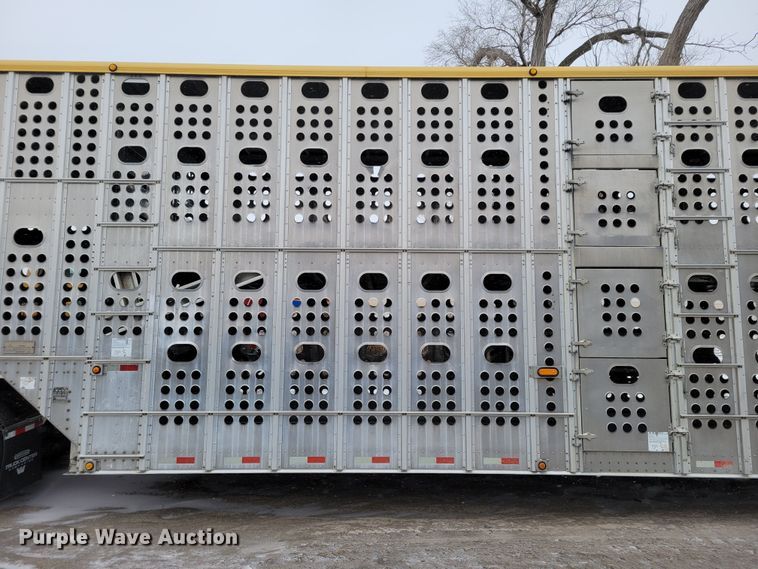 image for item DM8225 2011 Merritt  livestock trailer
