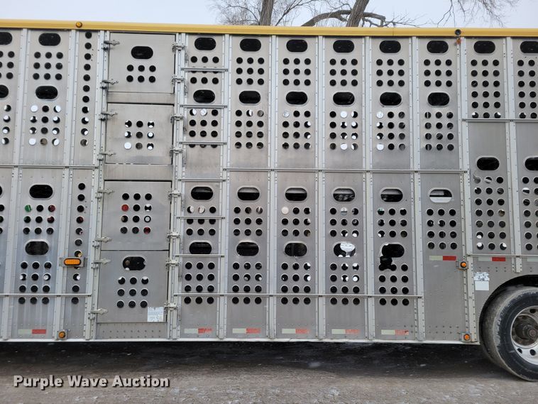 image for item DM8225 2011 Merritt  livestock trailer