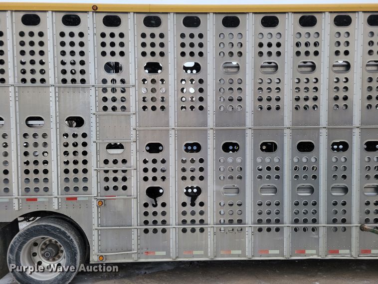image for item DM8225 2011 Merritt  livestock trailer