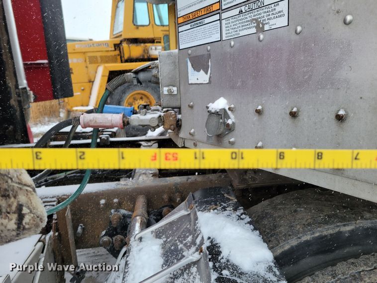 image for item DM8225 2011 Merritt  livestock trailer