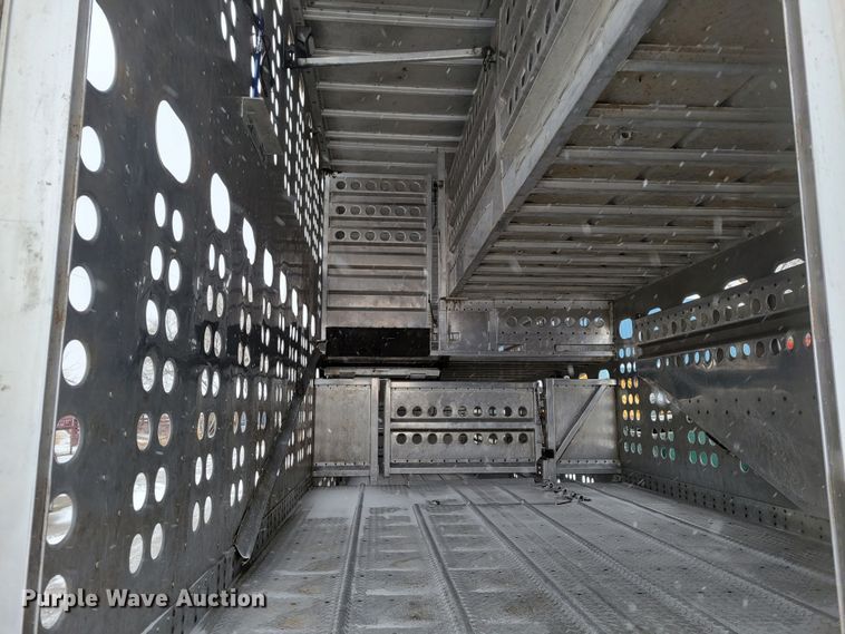 image for item DM8225 2011 Merritt  livestock trailer