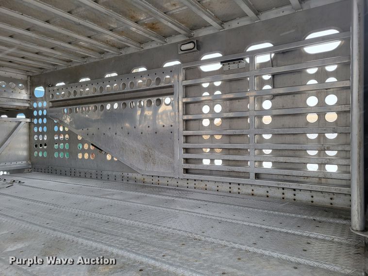 image for item DM8225 2011 Merritt  livestock trailer