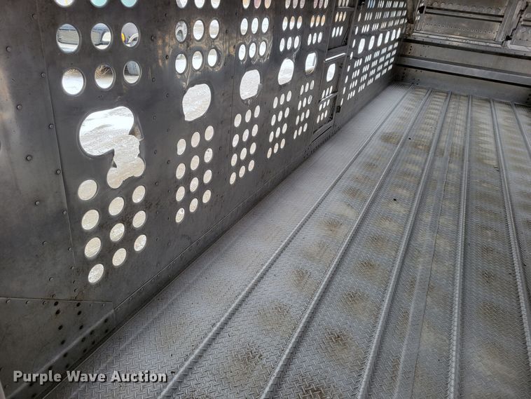 image for item DM8225 2011 Merritt  livestock trailer