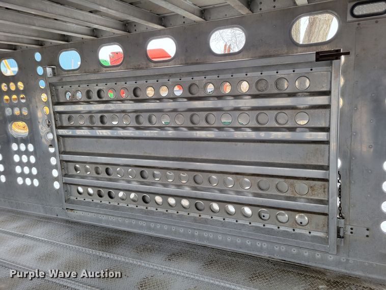 image for item DM8225 2011 Merritt  livestock trailer