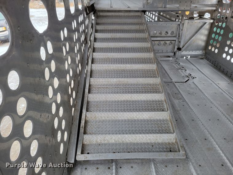 image for item DM8225 2011 Merritt  livestock trailer