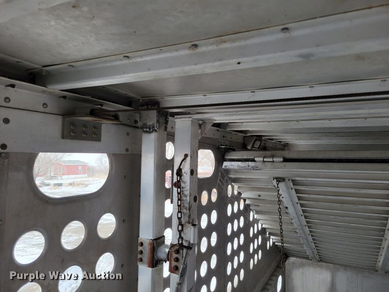 image for item DM8225 2011 Merritt  livestock trailer