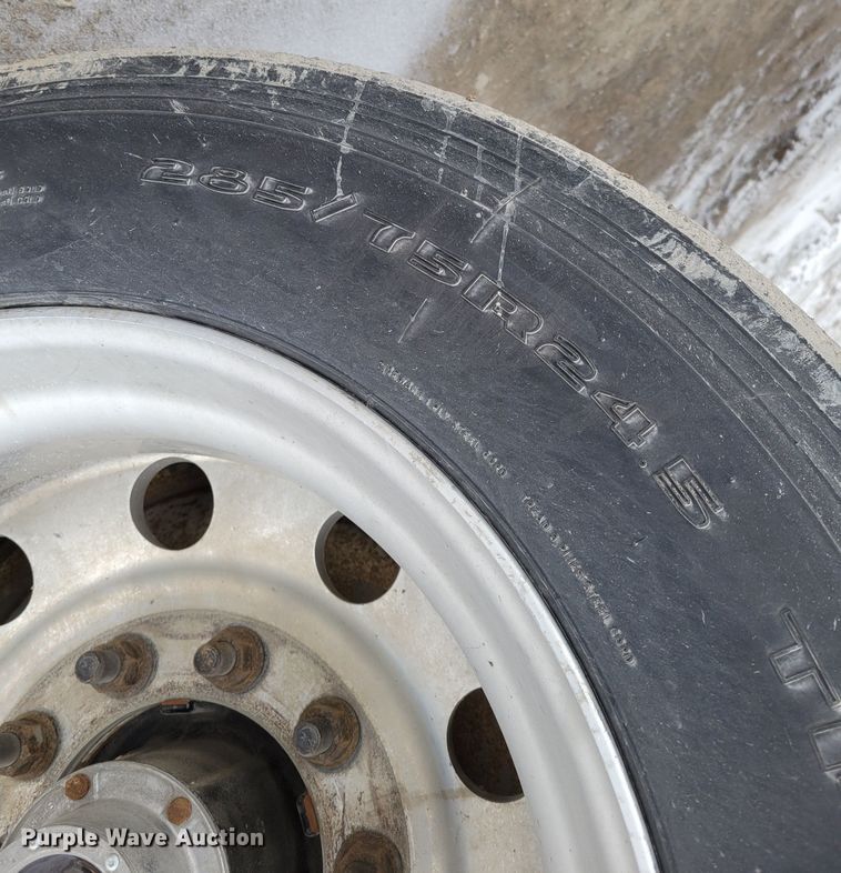 image for item DM8225 2011 Merritt  livestock trailer