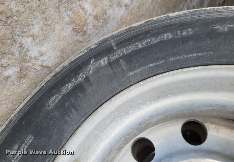 image for item DM8225 2011 Merritt  livestock trailer