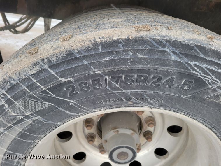 image for item DM8225 2011 Merritt  livestock trailer