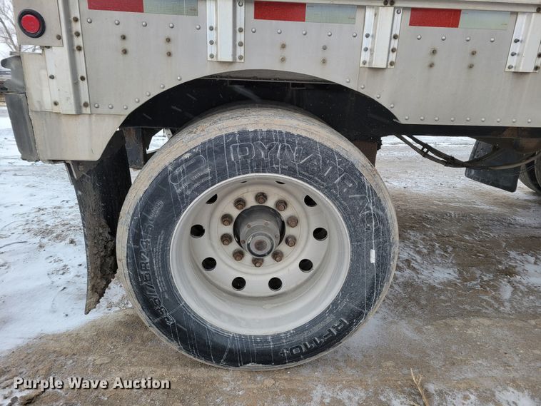 image for item DM8225 2011 Merritt  livestock trailer