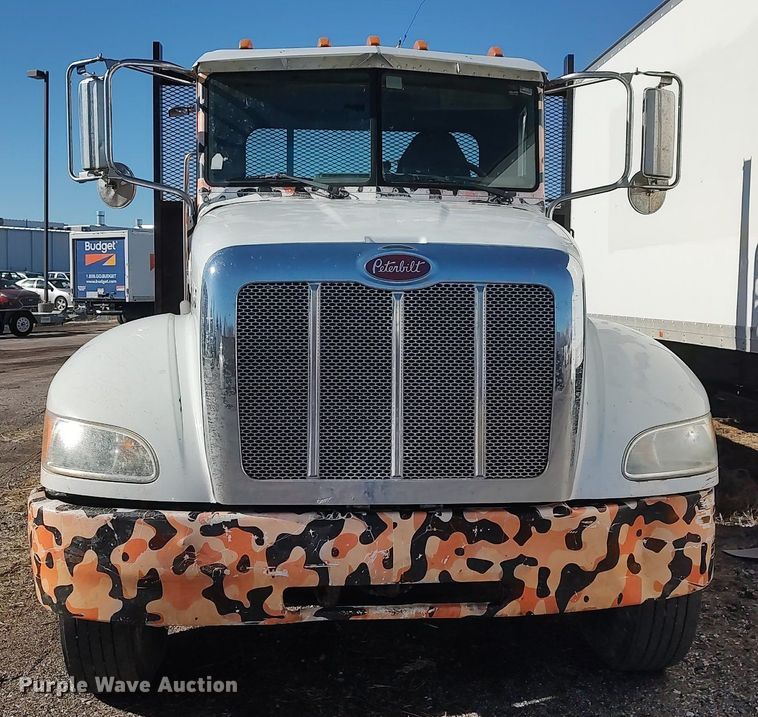 image for item DO3726 2009 Peterbilt 335  dump flatbed truck