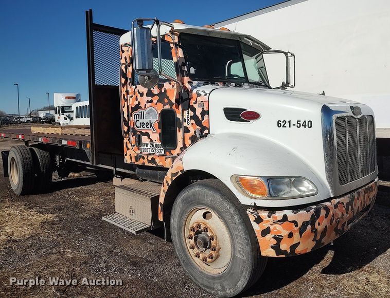 image for item DO3726 2009 Peterbilt 335  dump flatbed truck